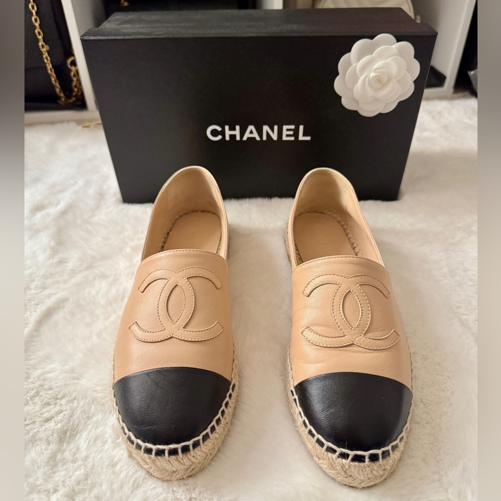 Chanel Espadrilles Lambskin Shoes Beige/Black Size 36 in Box Pristine Condition